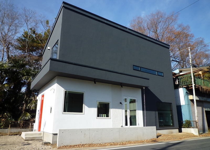 店舗併用のポップなお家 イオスホームの施工事例 埼玉 茨城 栃木の新築一戸建て 注文住宅 店舗併用のポップなお家 イオスホームの施工事例 埼玉 茨城 栃木の新築一戸建て 注文住宅